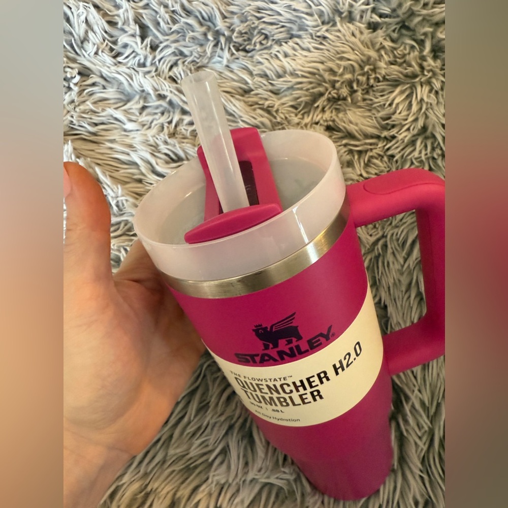 Stanley 30oz Quencher H2O Tumbler in Fuchsia - NWT - Picture 4 of 8